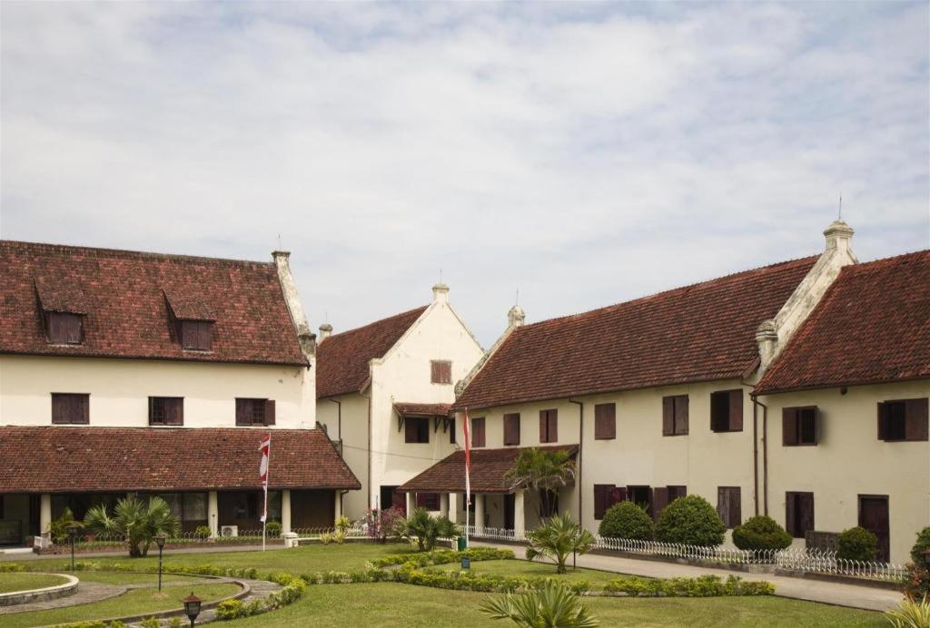 Hotel Sutomo Makassar Kültér fotó