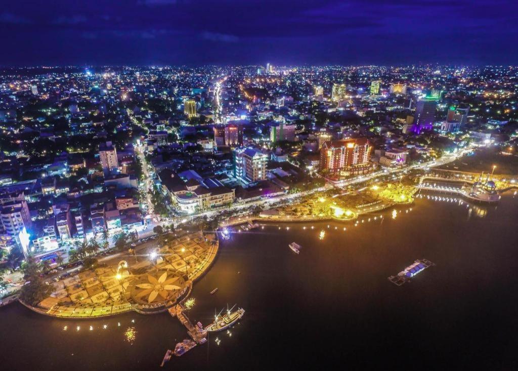 Hotel Sutomo Makassar Kültér fotó