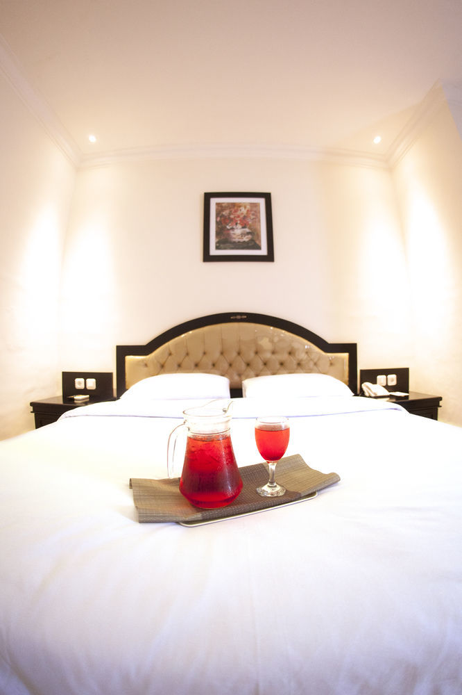 Hotel Sutomo Makassar Kültér fotó