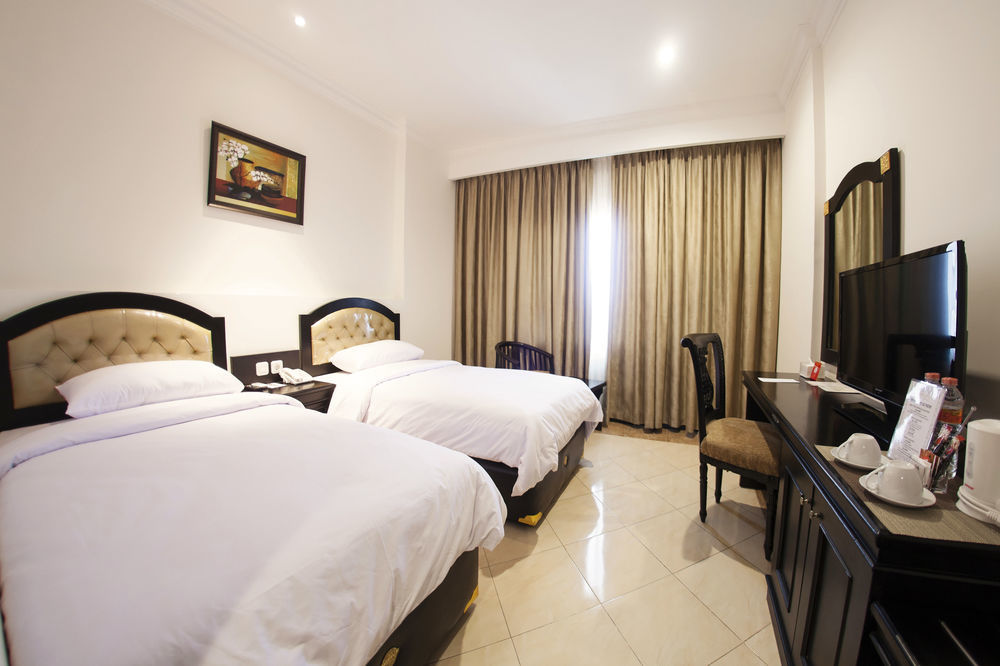 Hotel Sutomo Makassar Kültér fotó