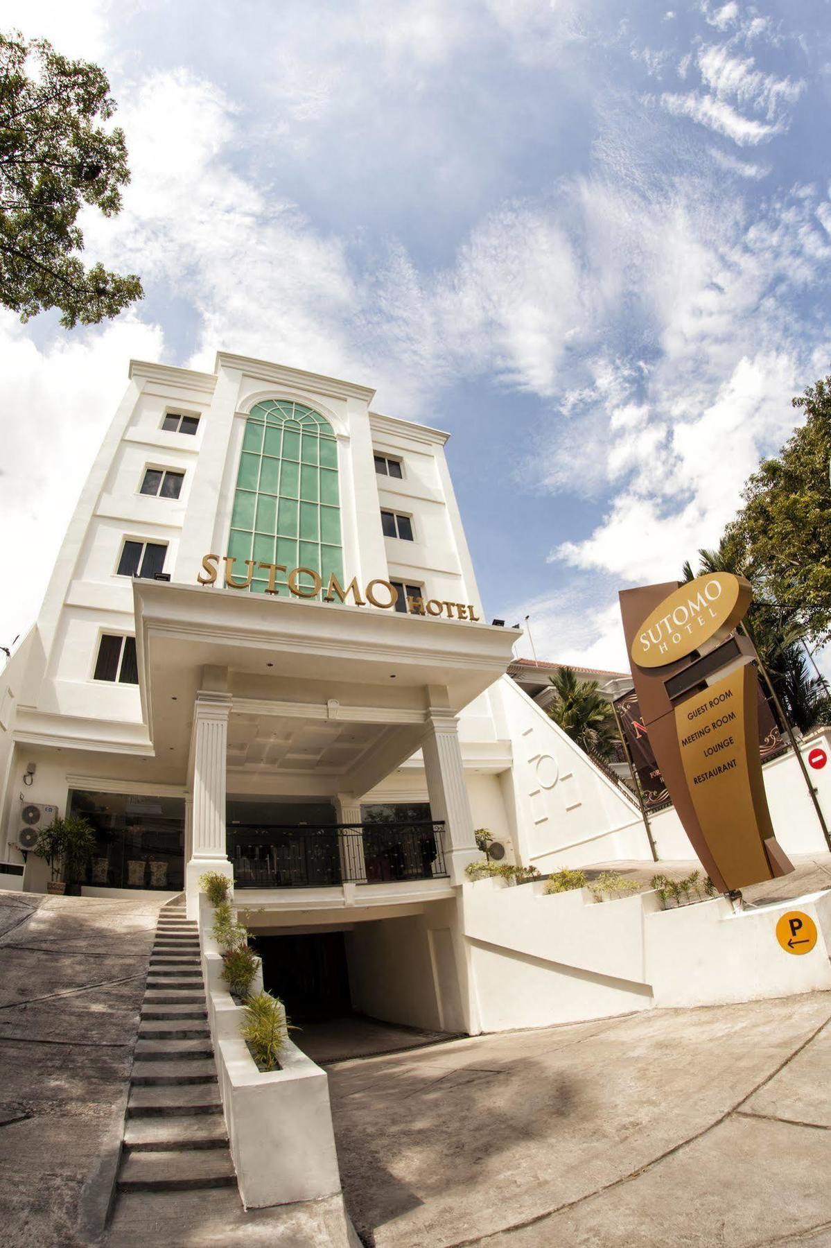 Hotel Sutomo Makassar Kültér fotó