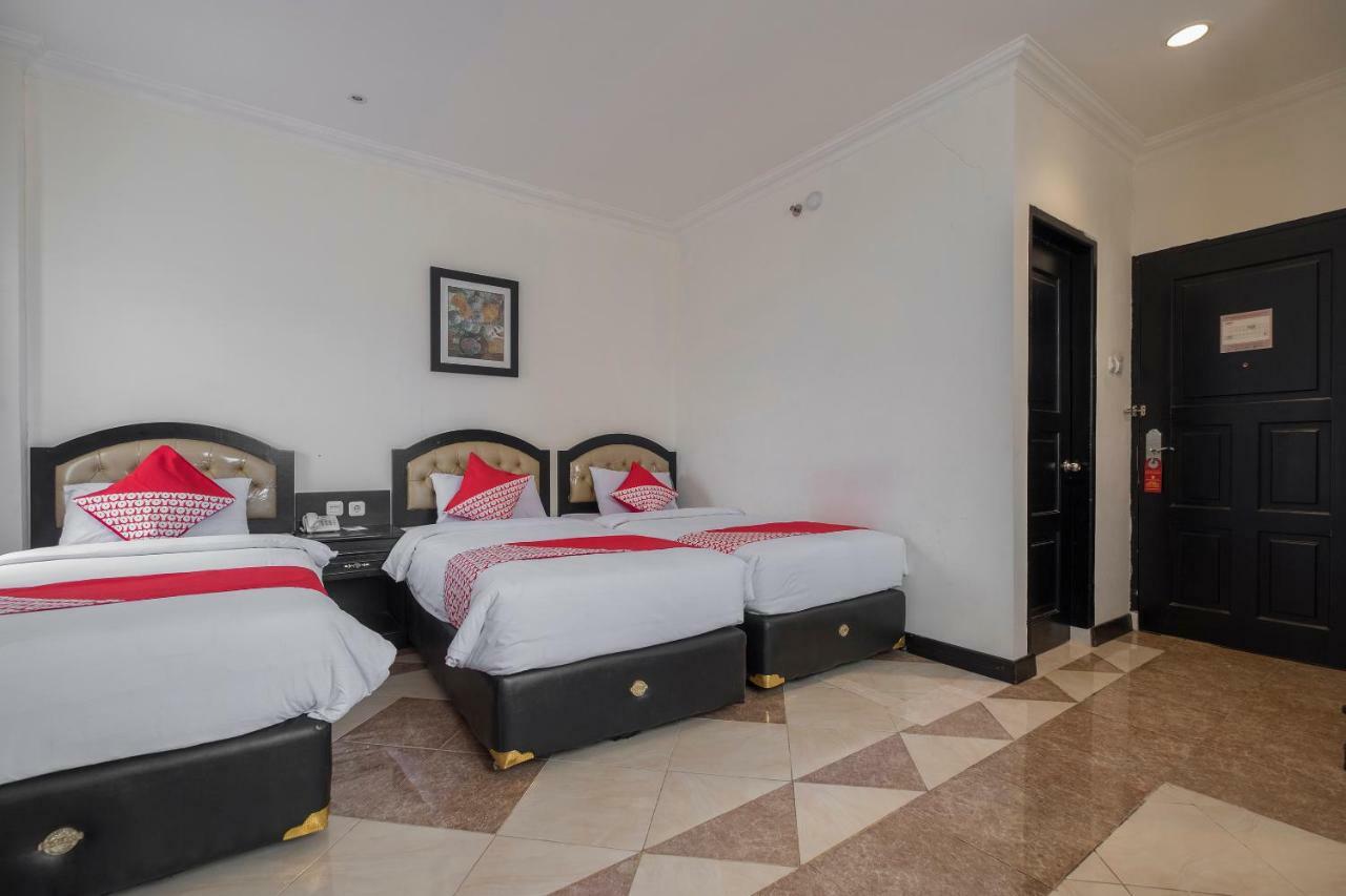 Hotel Sutomo Makassar Kültér fotó