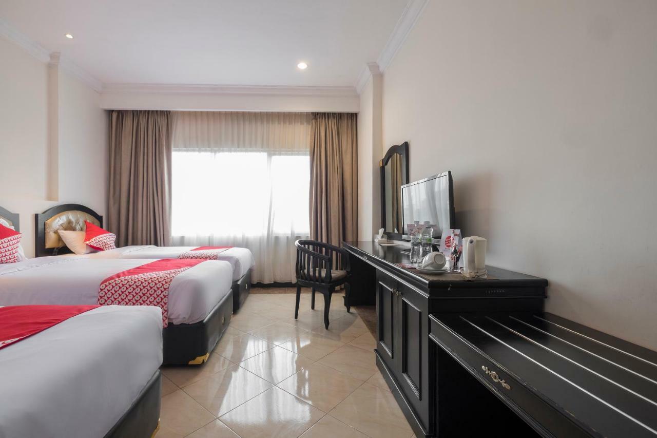 Hotel Sutomo Makassar Kültér fotó