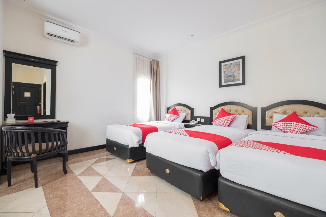 Hotel Sutomo Makassar Kültér fotó